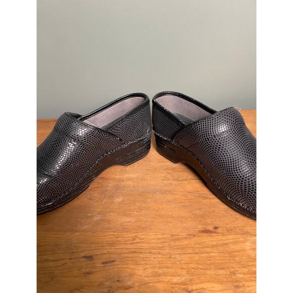 Dansko XP Black Moray Leather Comfort Nurse Clog. Size 38/7.5-8. - Picture 7 of 10